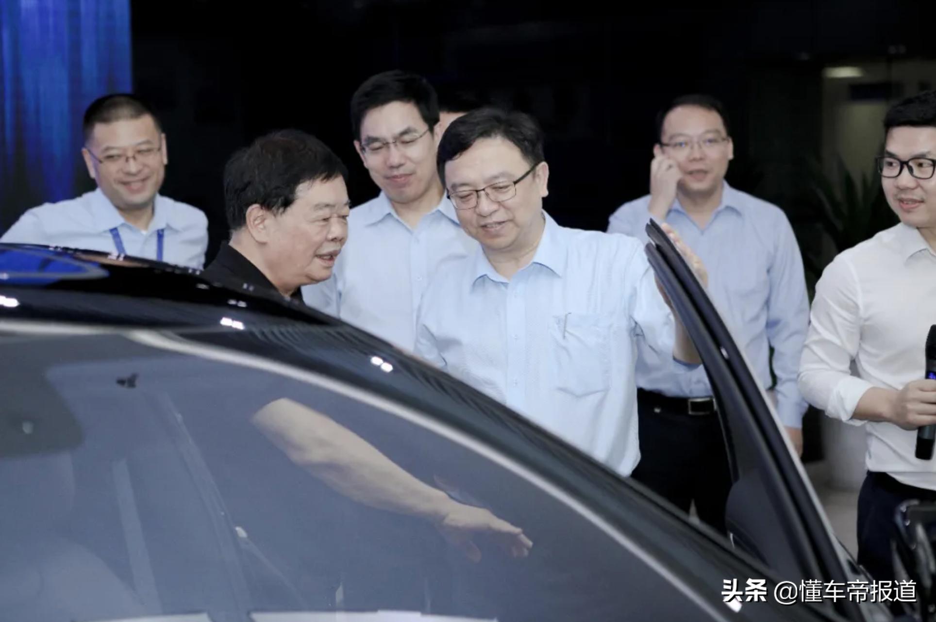 福耀与比亚迪深度合作 为汉开发双银镀膜挡风玻璃