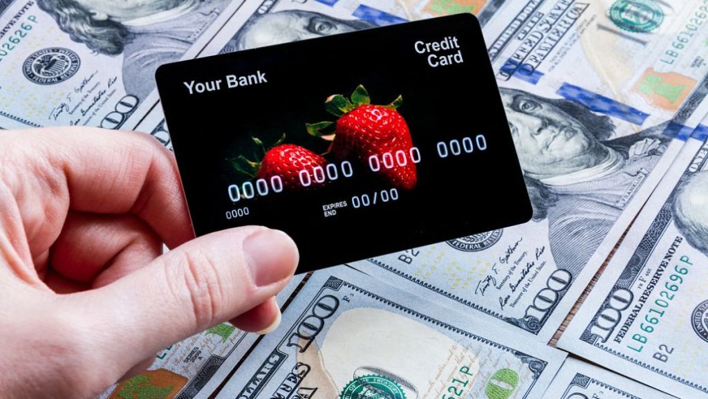 信用卡停发潮_广发银行信用卡有效期_银行联名卡调整